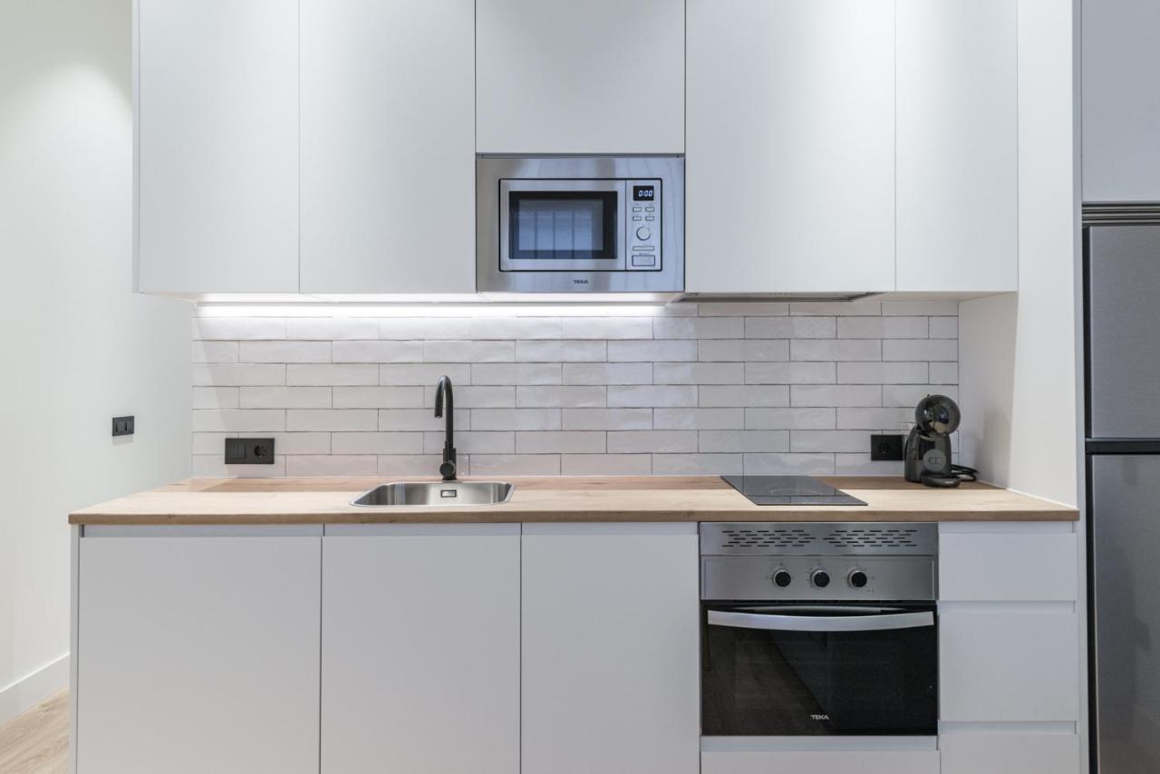 Apartament Jes B Close To Bernabeu Stadium Мадрид Екстериор снимка